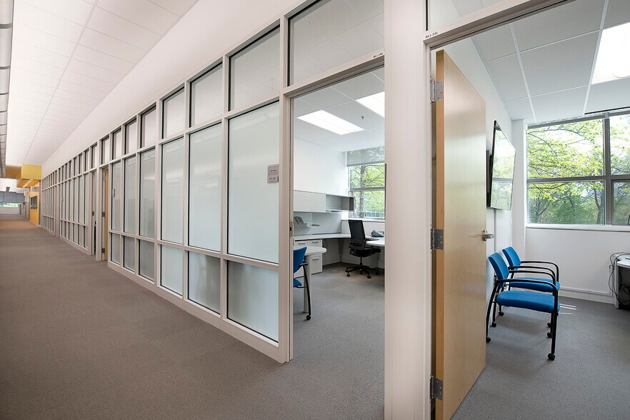 More Photos Of 6801 Brecksville Rd, Independence Research And Development For Lease