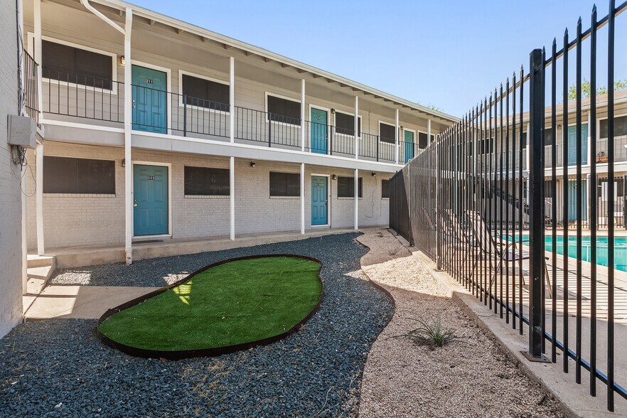 More Photos Of , Austin Multifamily For Sale