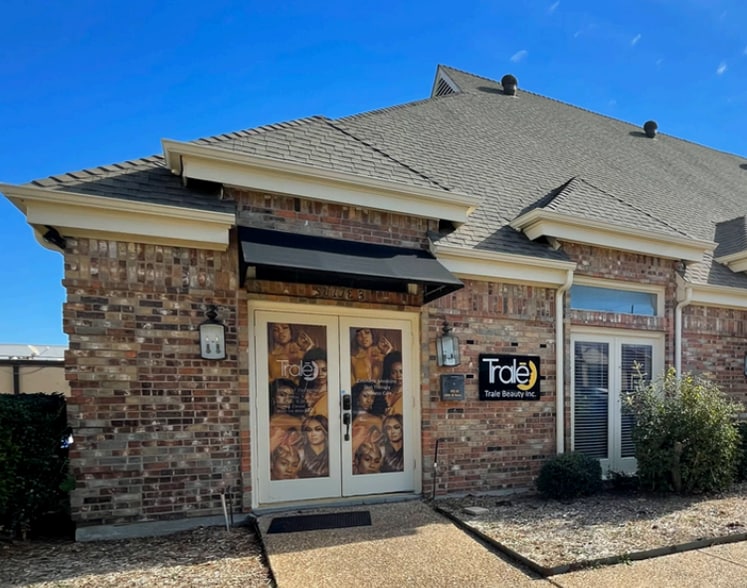 Primary Photo Of 2301 W Parker Rd, Plano Medical For Lease