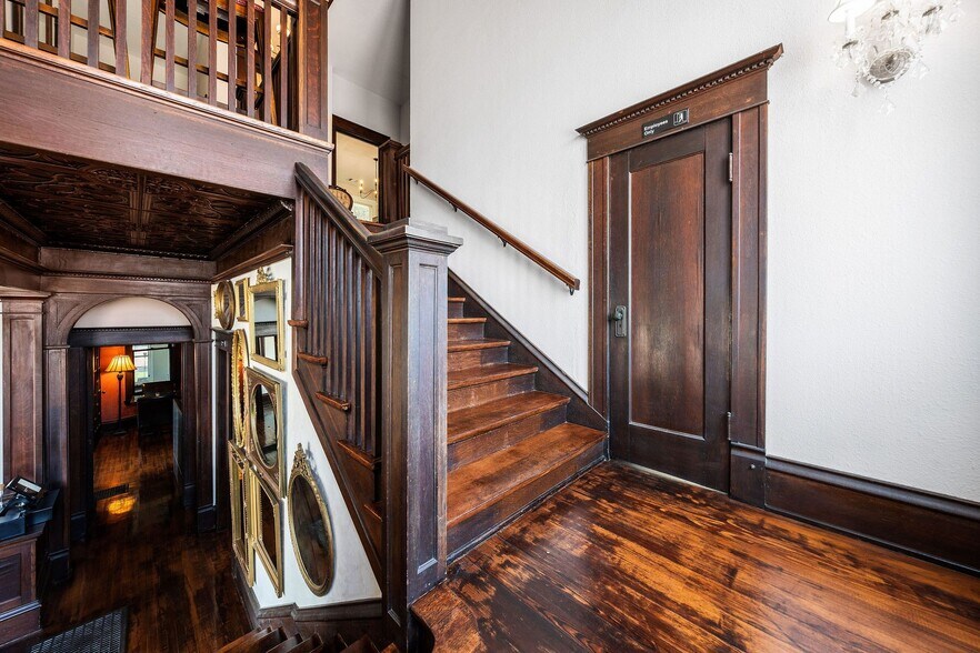 More Photos Of 312 N Central Ave, Cameron Restaurant For Sale