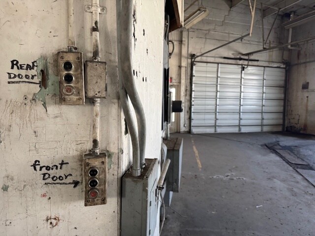 More Photos Of 1543 S Salina St, Syracuse Parking Garage For Sale