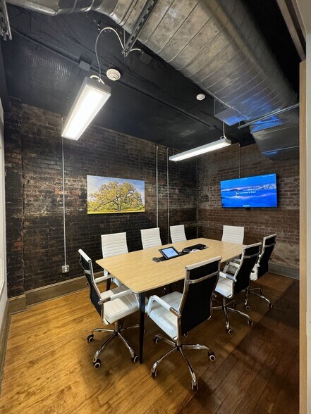 More Photos Of 21 S Front St, Wilmington Office For Lease