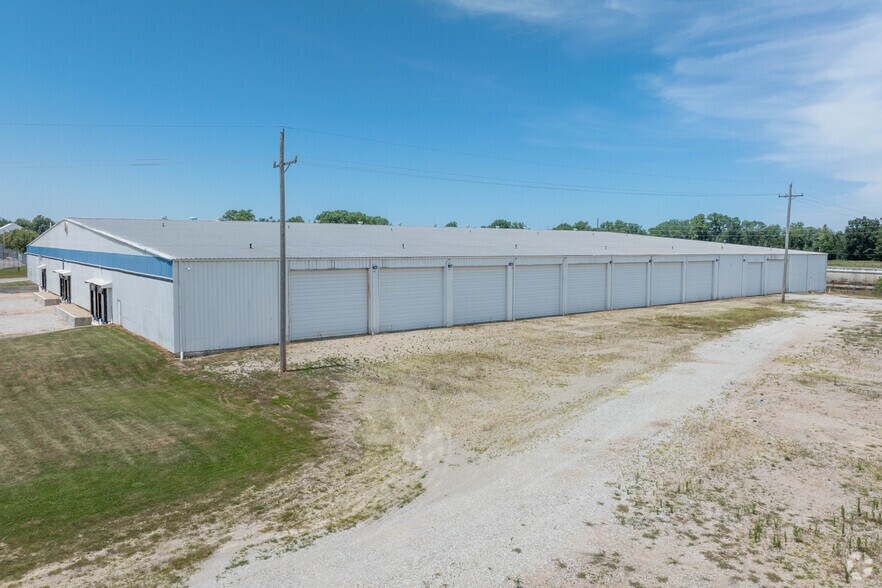 More Photos Of 325 12th St SE, Linton Manufacturing For Lease