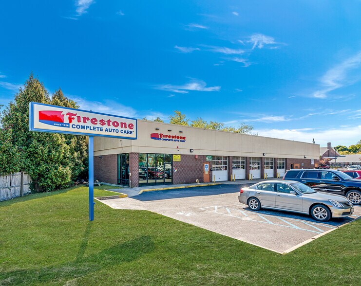 Primary Photo Of 10 Terryville Rd, Port Jefferson Station Auto Repair For Sale