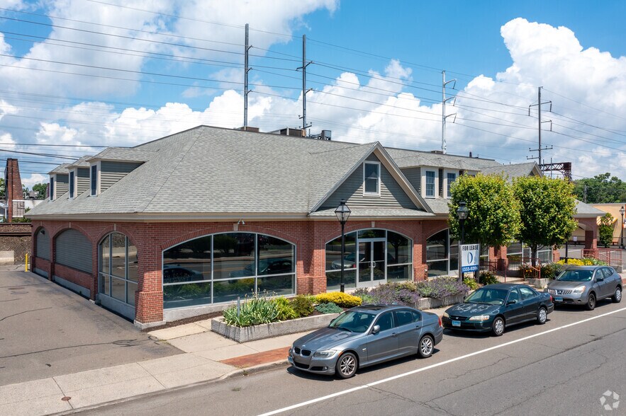 More Photos Of 1916 Post Rd, Fairfield Storefront Retail Office For Lease