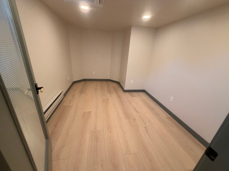 More Photos Of 3755 S Broadway, Englewood Office For Lease