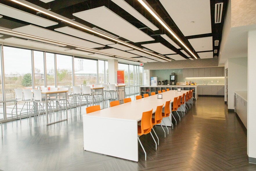 More Photos Of 44 Abele Rd, Bridgeville Office For Lease