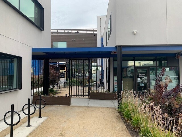 More Photos Of 1926 Park St, Alameda Loft Creative Space For Lease