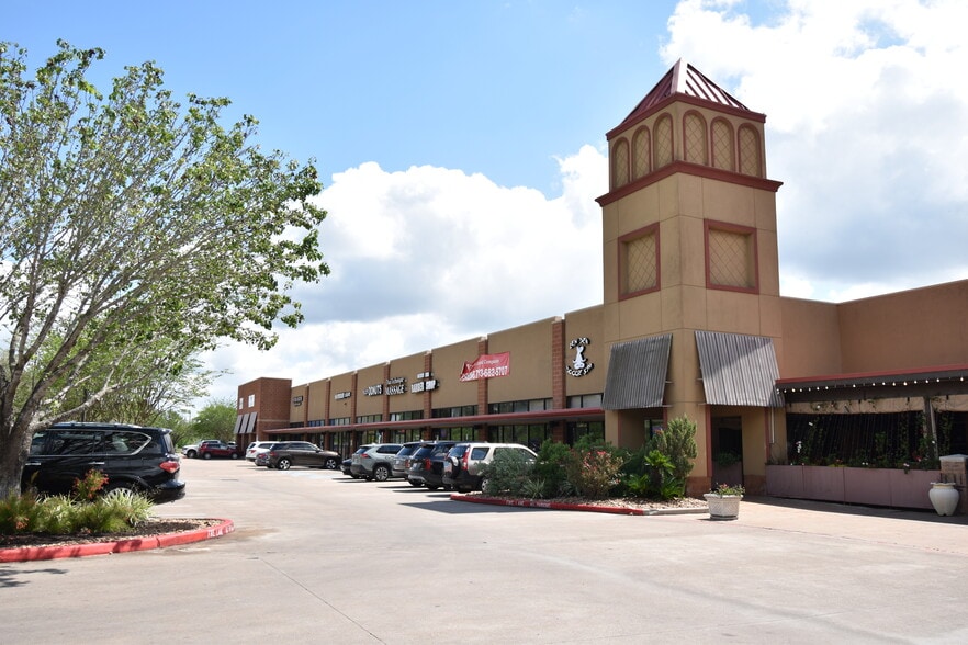 More Photos Of 2407 W Parkwood Rd, Friendswood Unknown For Lease