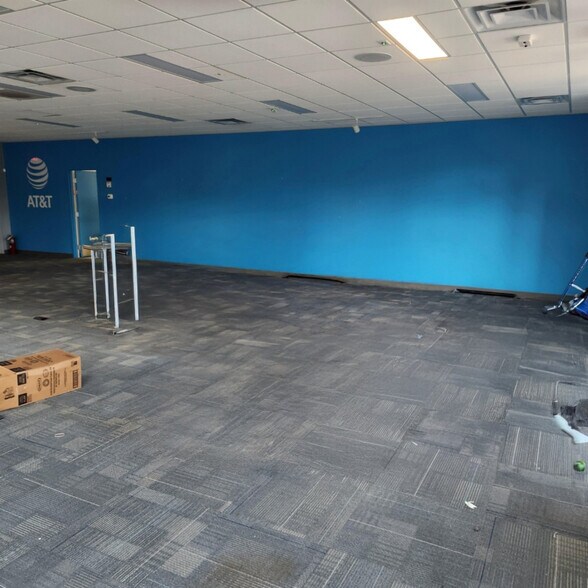 More Photos Of 4409 N High St, Columbus Freestanding For Lease