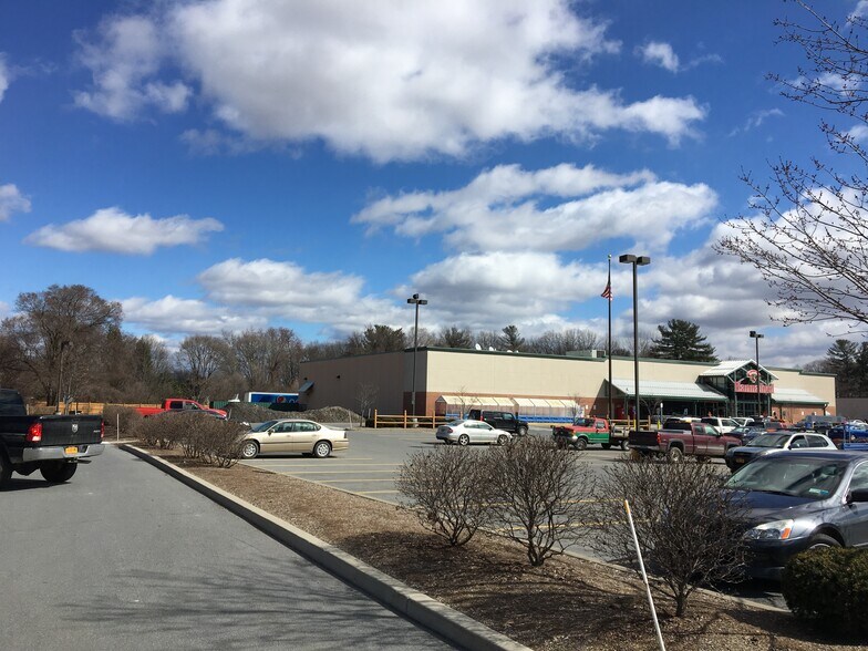 More Photos Of 3758 Burgoyne Ave, Hudson Falls Unknown For Lease