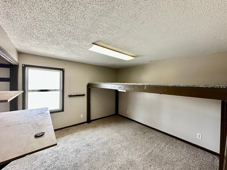 More Photos Of 1001 S Davis St, Kirksville Sorority Fraternity House For Sale