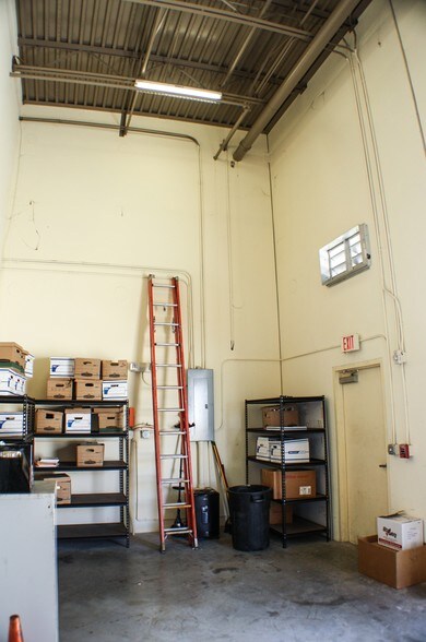 More Photos Of 10388 State Road 84, Davie Warehouse For Lease