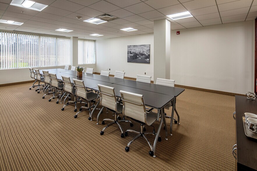More Photos Of 295 Woodcliff Dr, Fairport Unknown For Lease