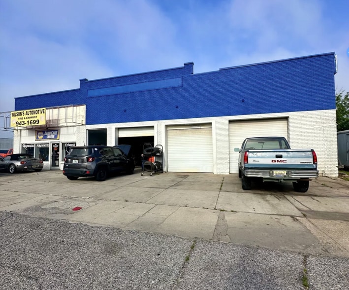 More Photos Of 301 N McKenzie St, Foley Auto Repair For Sale