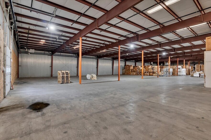 More Photos Of 15 E Elm St, Broadalbin Warehouse For Lease