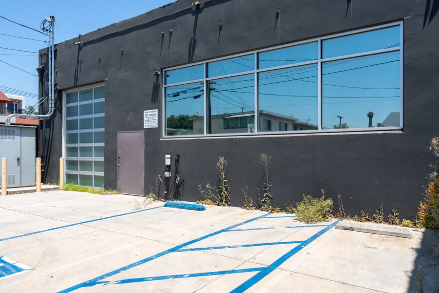 More Photos Of 1109 N Virgil Ave, Los Angeles Office For Sale