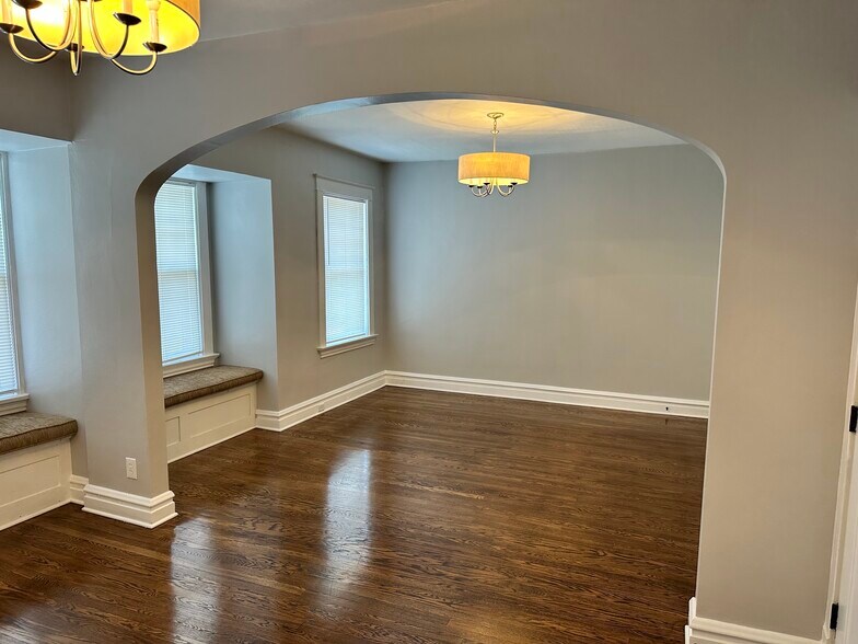 More Photos Of 4732-4734 McPherson Ave, Saint Louis Storefront Retail Office For Lease