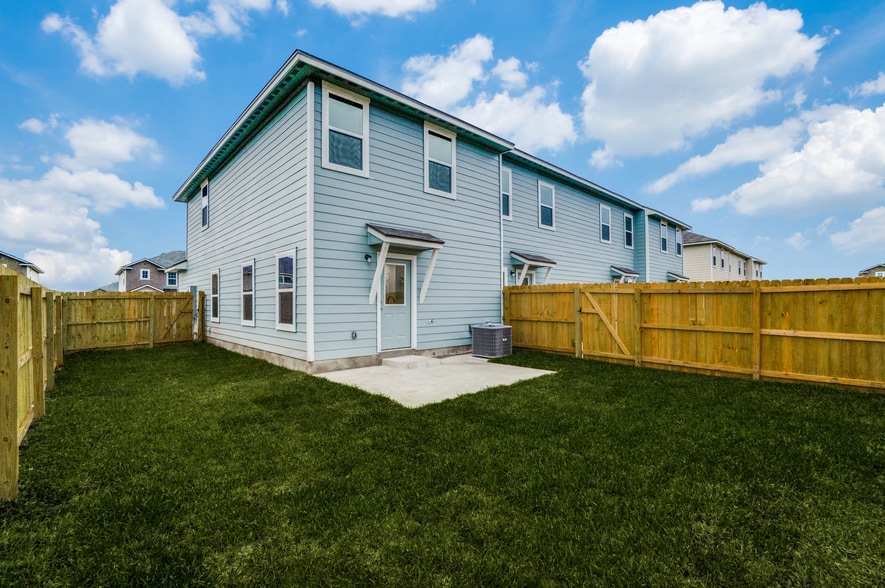 More Photos Of 16910 Dancing Ava, Selma Multifamily For Sale