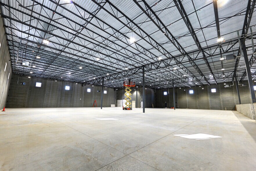 More Photos Of 900 North Ave, Plainfield Warehouse For Lease