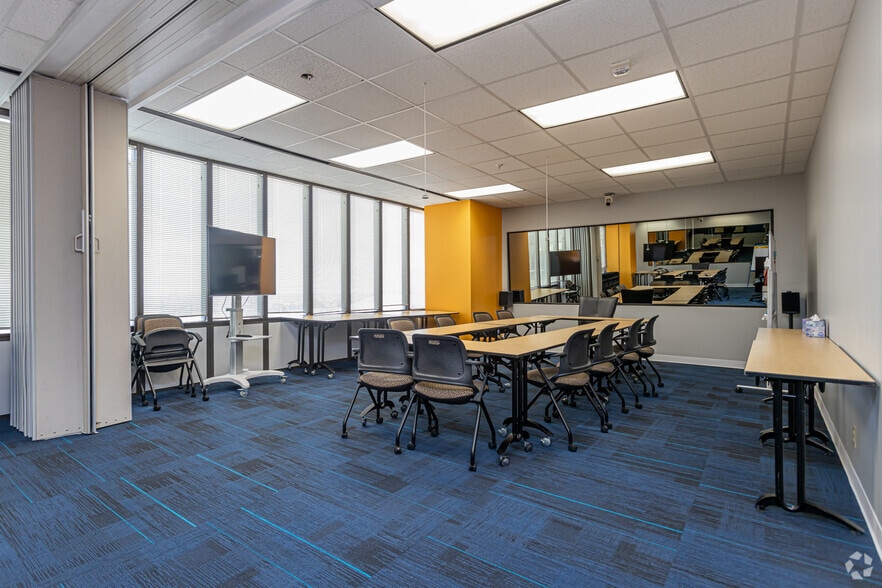 More Photos Of 1340 Poydras St, New Orleans Office For Lease