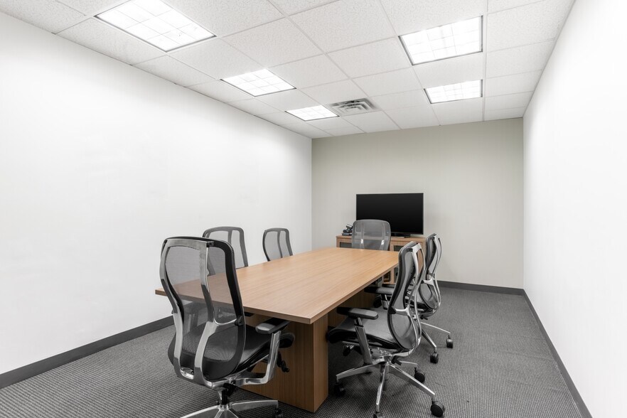 More Photos Of 33 Wood Ave S, Iselin Coworking Space