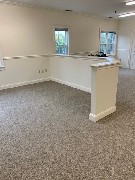 More Photos Of 2-18 Vinal Sq, Chelmsford Office For Lease