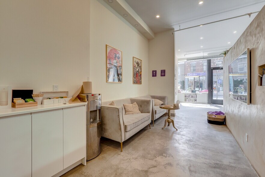 More Photos Of 3467 Rue Notre-Dame O, Montréal Multifamily For Sale