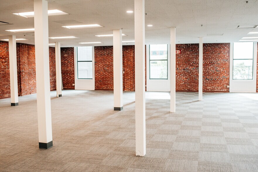 More Photos Of 920 SW 3rd Ave, Portland Office For Lease