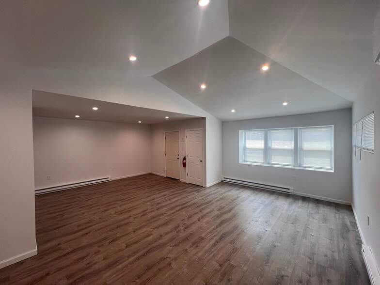 More Photos Of 287 E Main St, Oceanport Storefront Retail Office For Lease