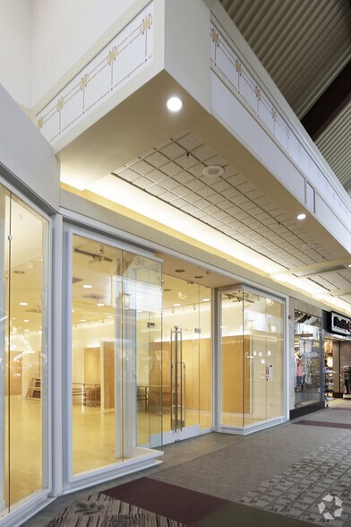 More Photos Of 5505-5688 S Harvey St, Muskegon Department Store For Lease