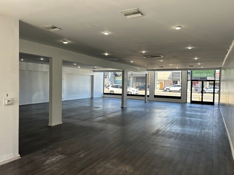More Photos Of 337-355 N La Cienega Blvd, Los Angeles Storefront For Lease