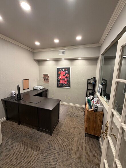 More Photos Of 4645 Tinker Diagonal, Oklahoma City Loft Creative Space For Lease