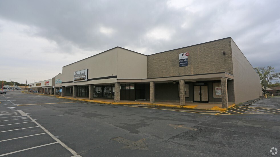 More Photos Of 805 Battle St E, Talladega Unknown For Lease