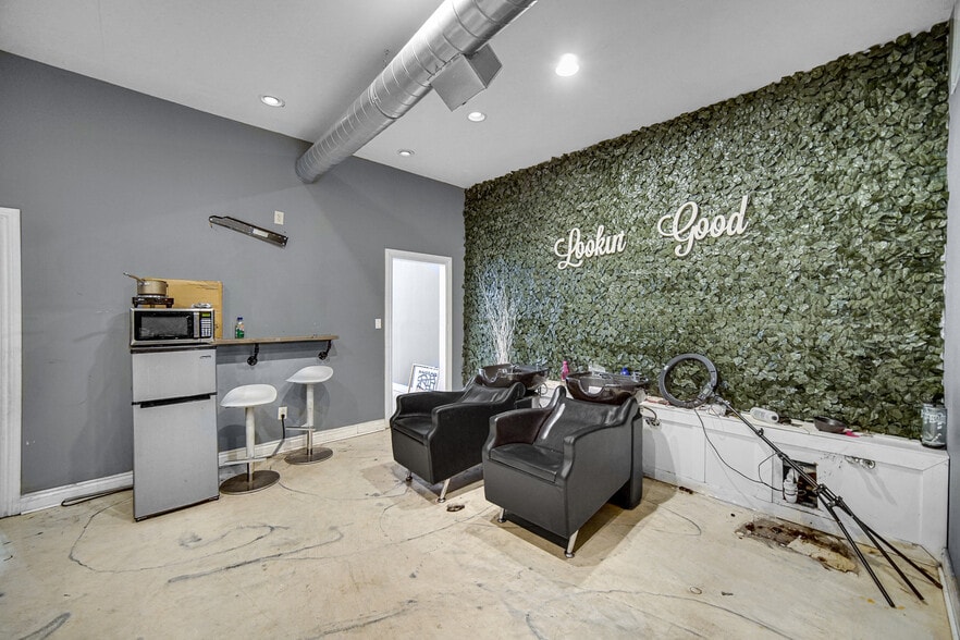 More Photos Of 8546-8554 S Stony Island Ave, Chicago Unknown For Lease