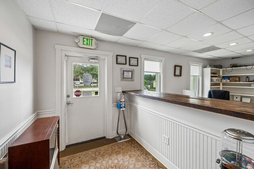 More Photos Of 1719 Signal Point Rd, Charleston Self Storage For Sale