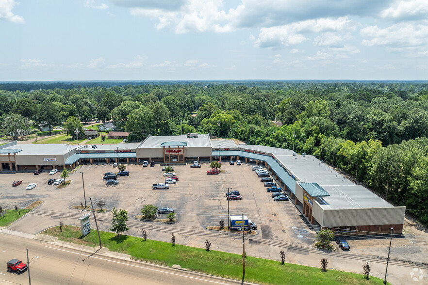 More Photos Of 1002-1074 E Peace St, Canton Unknown For Lease