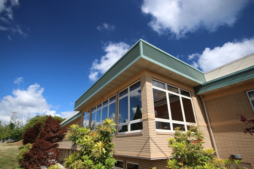 More Photos Of 4999 Skyline Rd S, Salem Medical For Lease