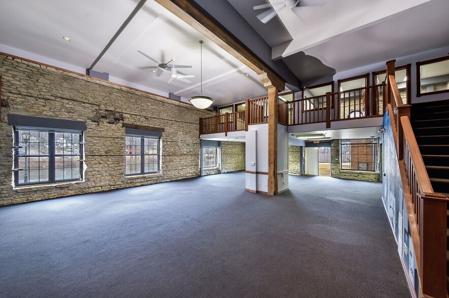 More Photos Of 30 S Shumway Ave, Batavia Office For Sale