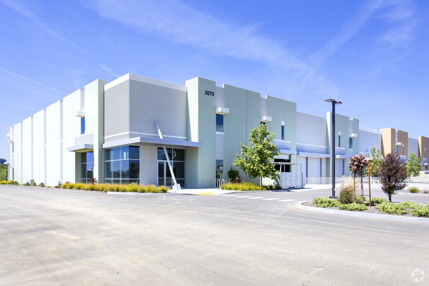 More Photos Of 2879 Seaborg Ave, Ventura Manufacturing For Lease