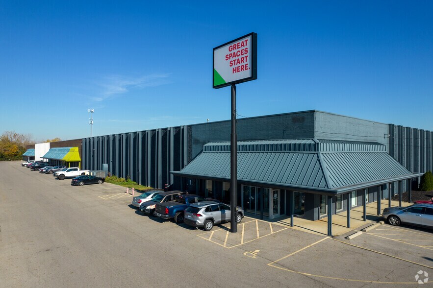 More Photos Of 5051 Freeway Dr E, Columbus Warehouse For Sale