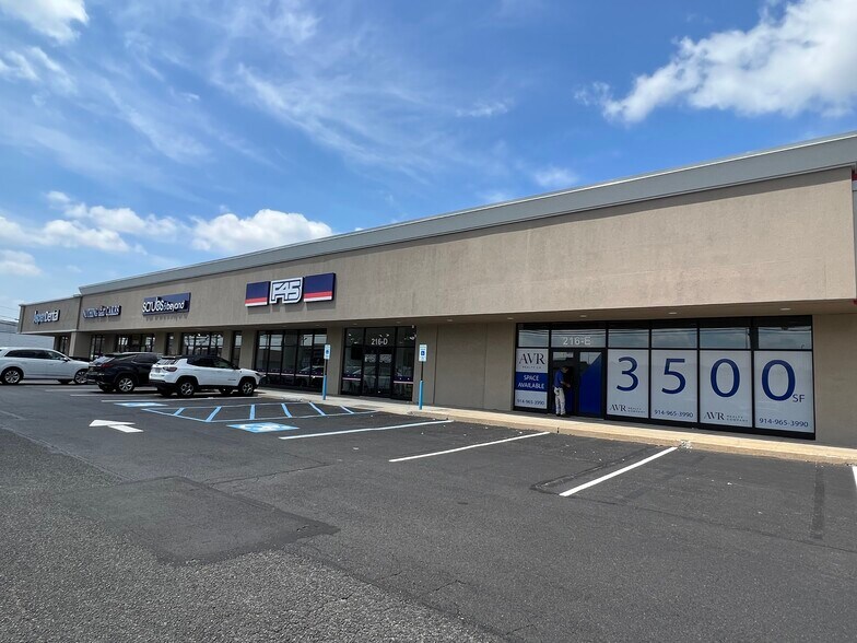 More Photos Of 214-230 Glen Cove Rd, Carle Place Freestanding For Lease