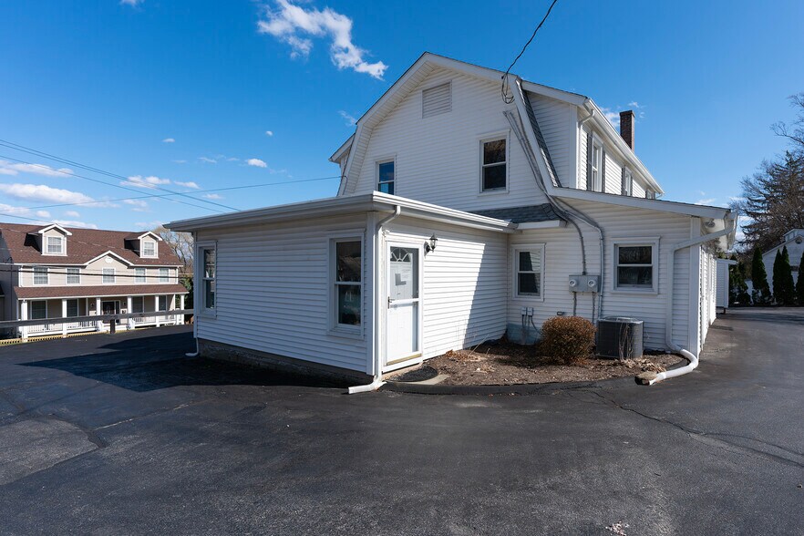 More Photos Of 105 Gleneida Ave, Carmel Office For Sale