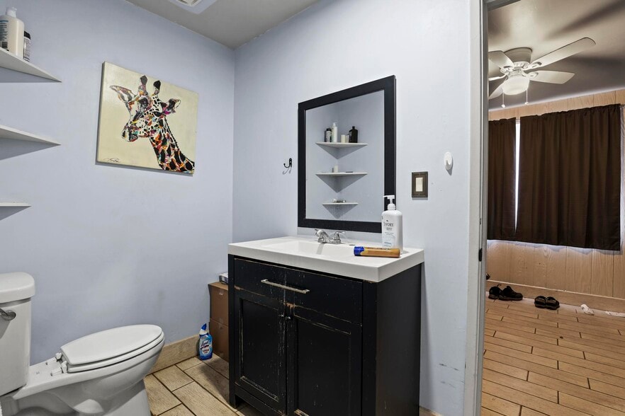 More Photos Of 104 W Phoenix St, Payson Industrial For Sale