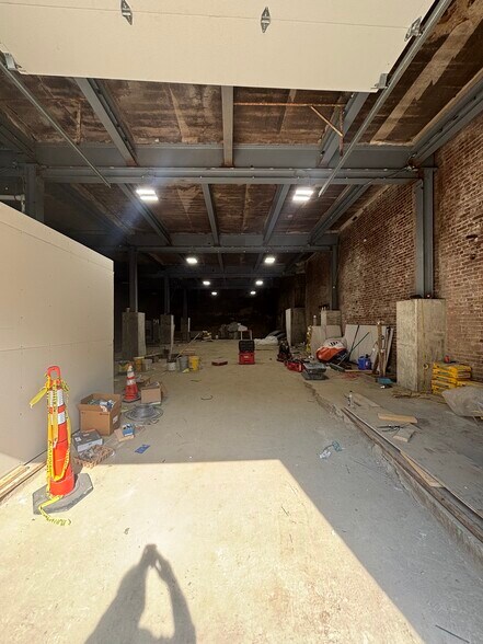 More Photos Of 1430 High St, Pittsburgh Industrial For Lease