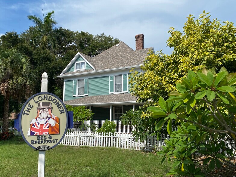 Primary Photo Of 304 15th St W, Bradenton Hospitality For Sale