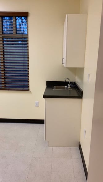 More Photos Of 203 Oakside Ln, Canton Medical For Sale