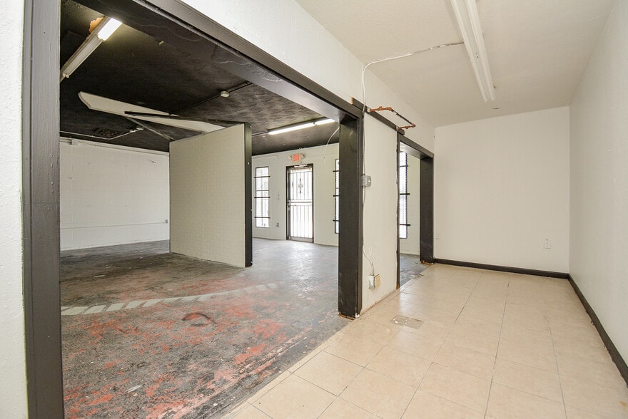 More Photos Of 1804 N Main St, Houston Freestanding For Lease