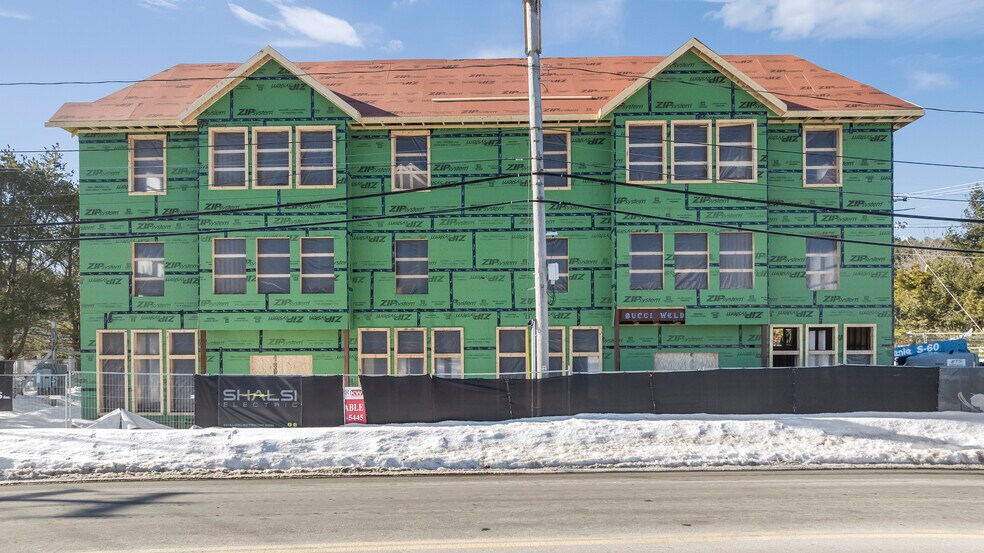 More Photos Of 39 Hillside Ave, Amesbury Storefront Retail Office For Lease