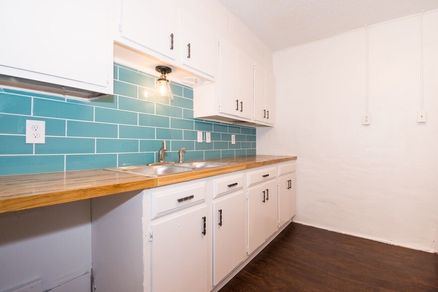 More Photos Of 719 San Antonio St, Pleasanton Apartments For Sale